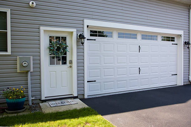 24/7 Emergency Garage Door Panel Replacement experts in Painesville, OH